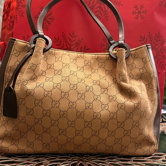 Gucci Signature Tan and Brown Messenger Bag - Picture 7 of 15